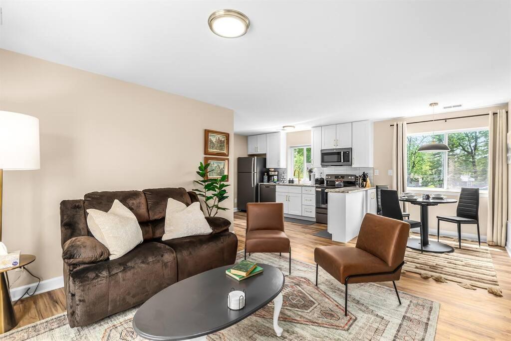 New! Spacious 1BR King Suite - Great Location image