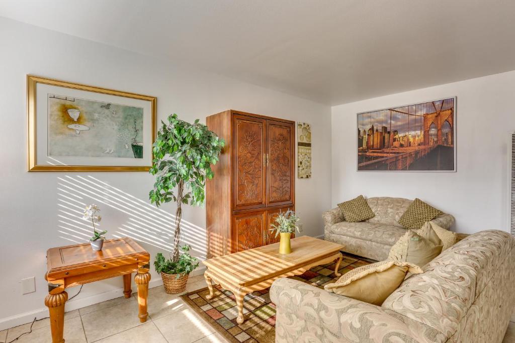 Cozy Apartment Near UCSF Fresno and Downtown photo 1