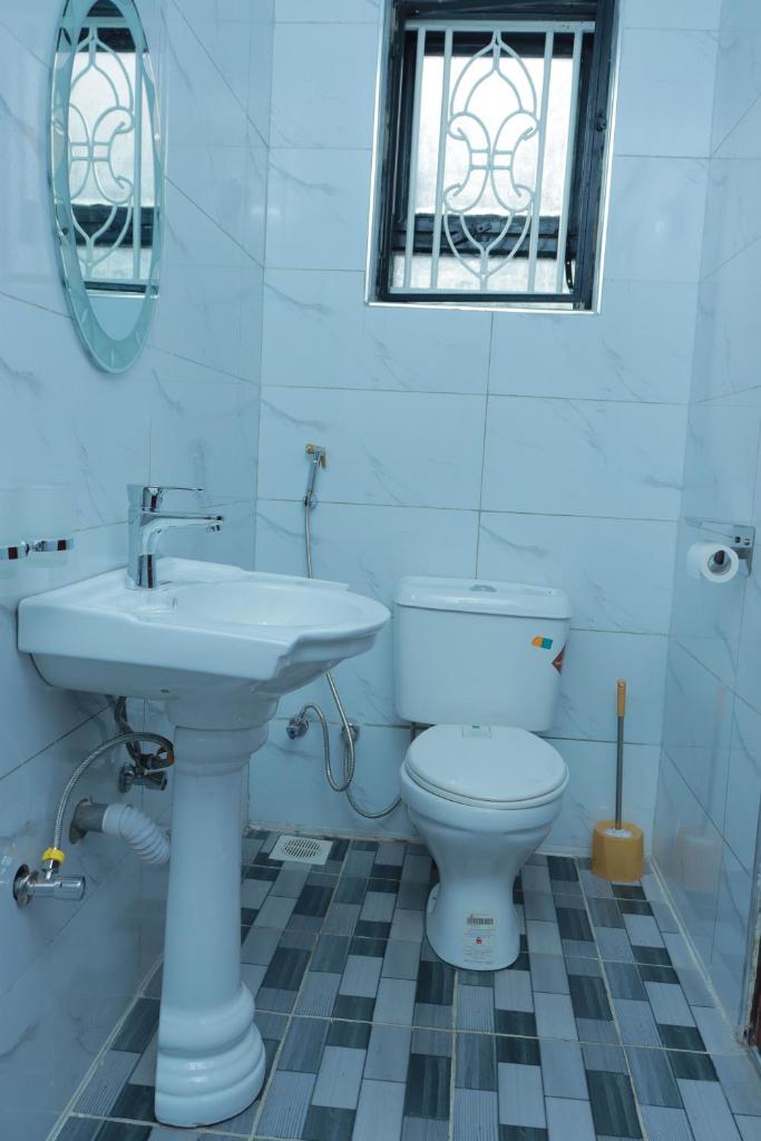 Kinene Residence Motel Entebbe photo 1
