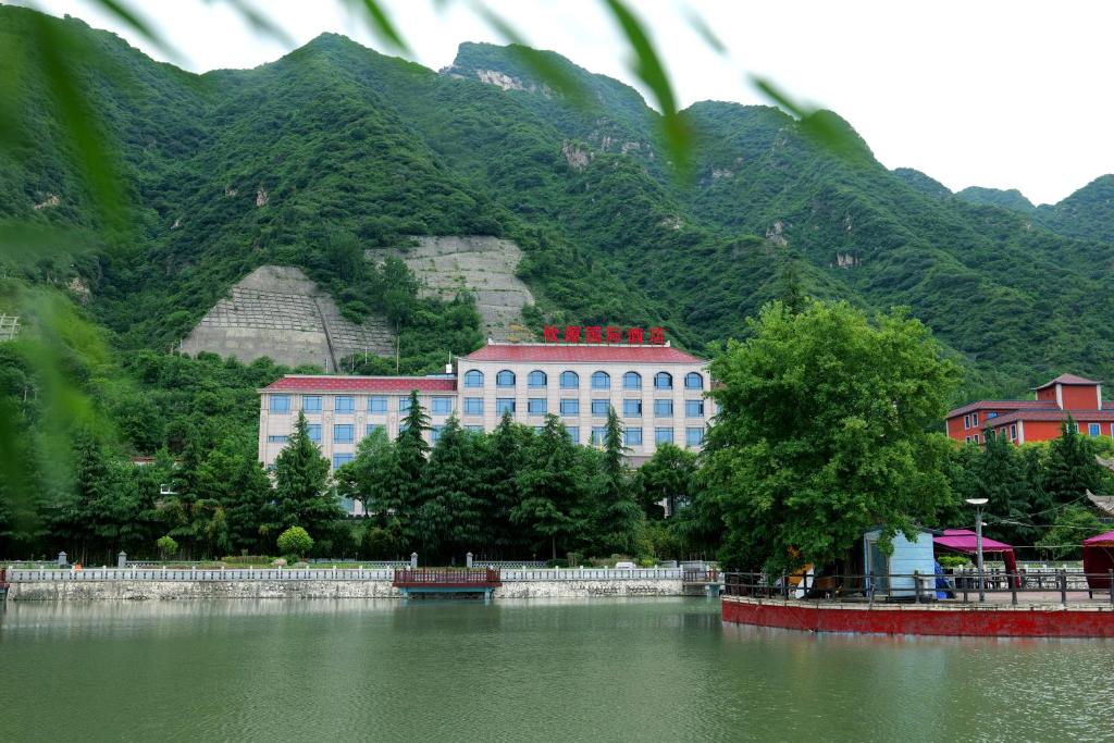 Huashan Xinyuan International Hotel photo 3