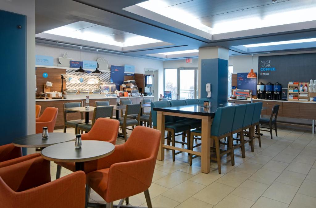 Holiday Inn Express Kamloops, an IHG Hotel photo 3