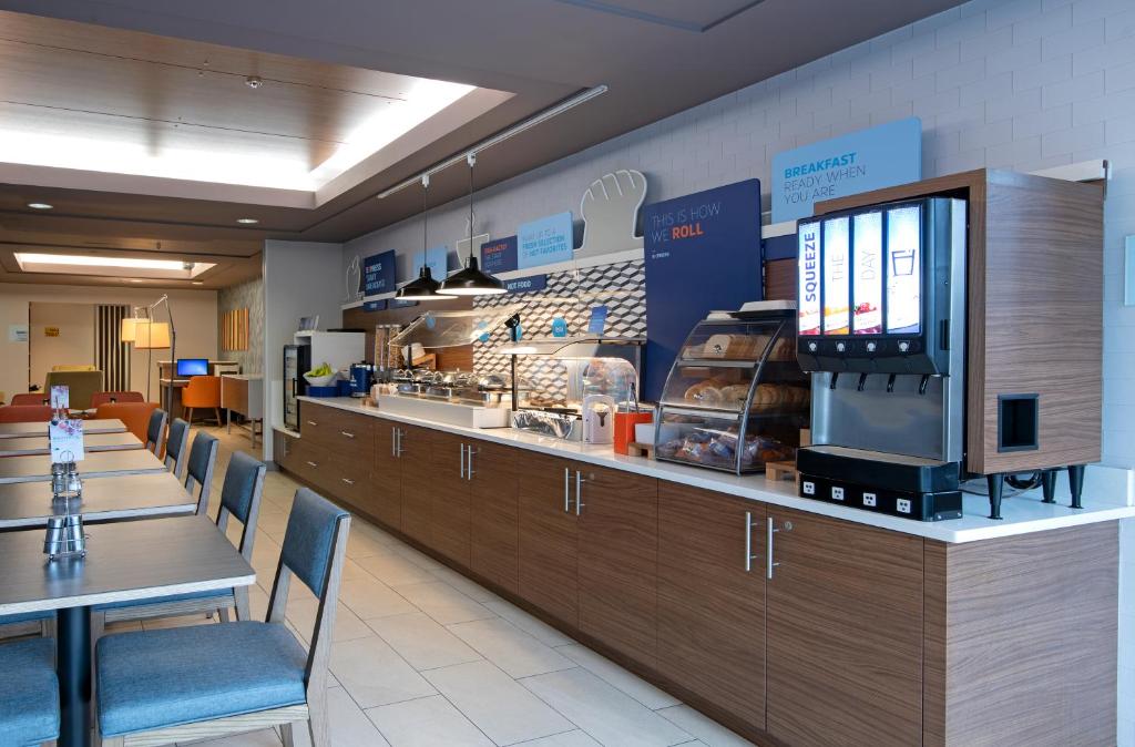 Holiday Inn Express Kamloops, an IHG Hotel photo 4