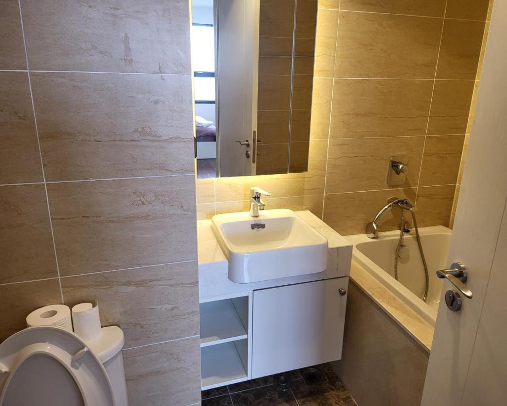 2 BR Vinhomes Dcapitale next to Charmvit Tower