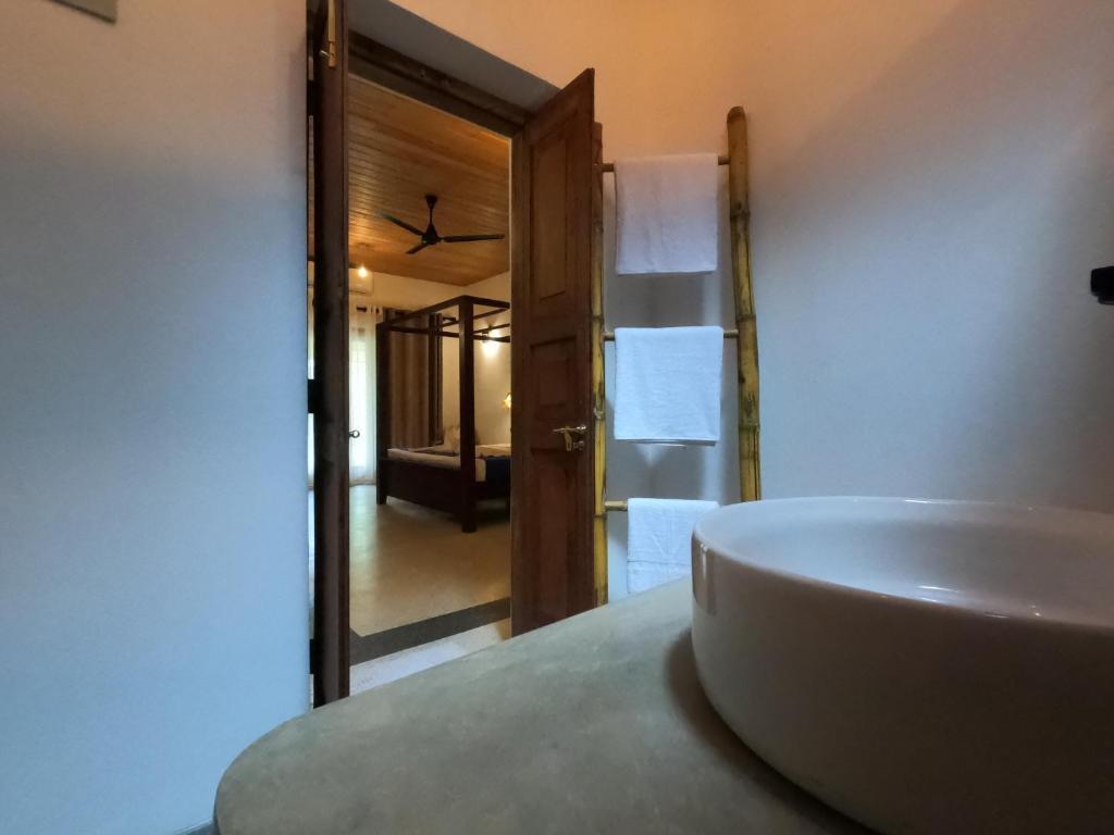 Sea Breeze Villa Ahangama photo 4