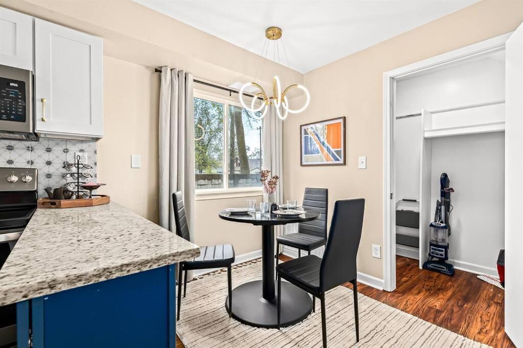 New! Pet-Friendly 1BR in the heart of Roseville! photo 3