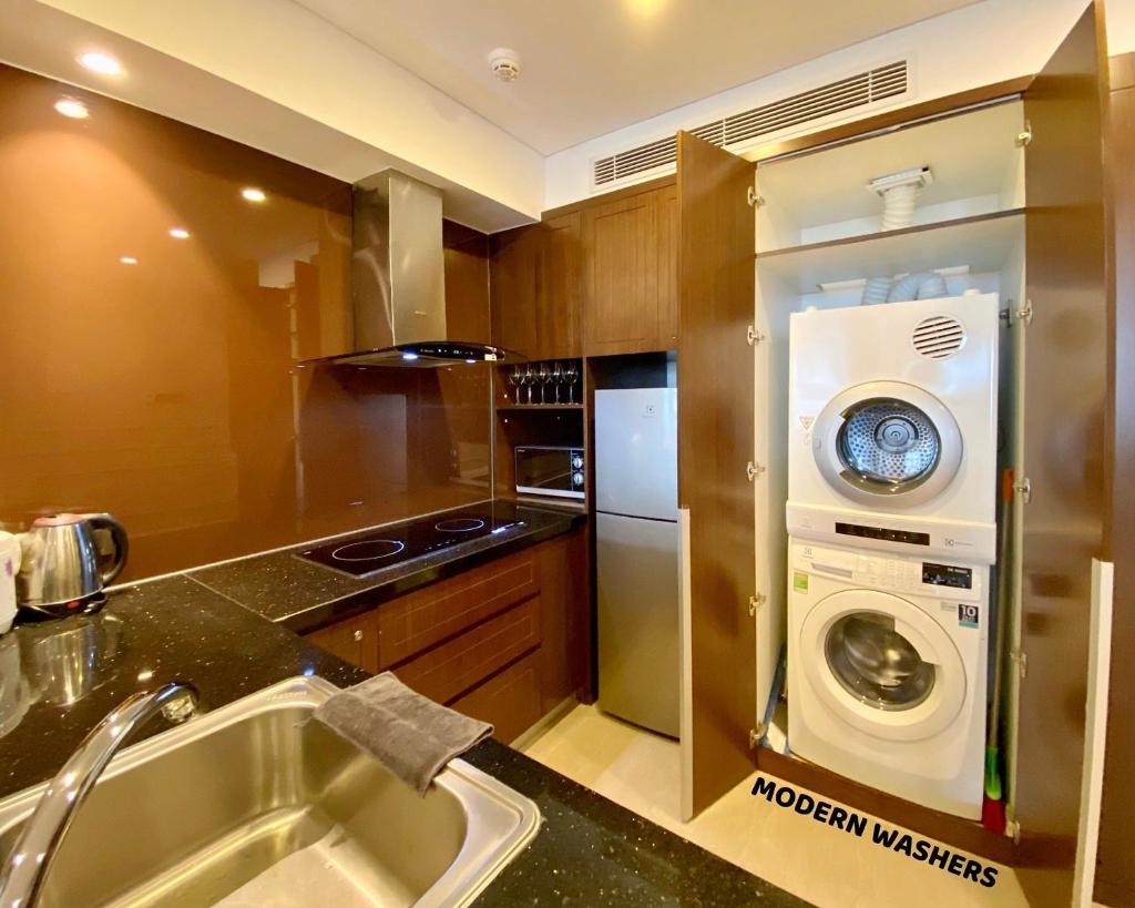 The Ocean Views Luxury Apartment