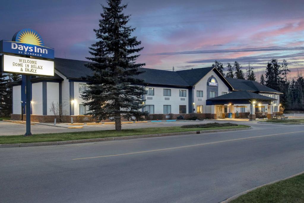 Days Inn by Wyndham Whitecourt photo 3
