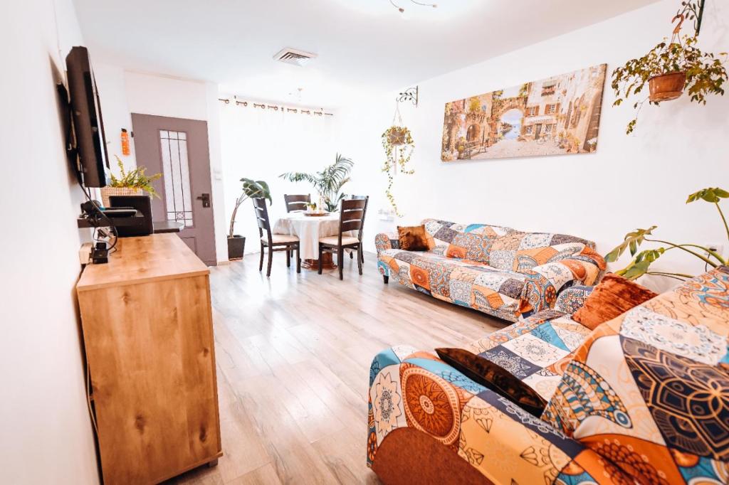 Limor-resident photo 3