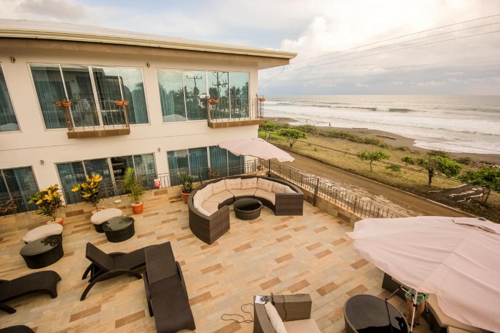 Beachfront Hotel Tramonto photo 1