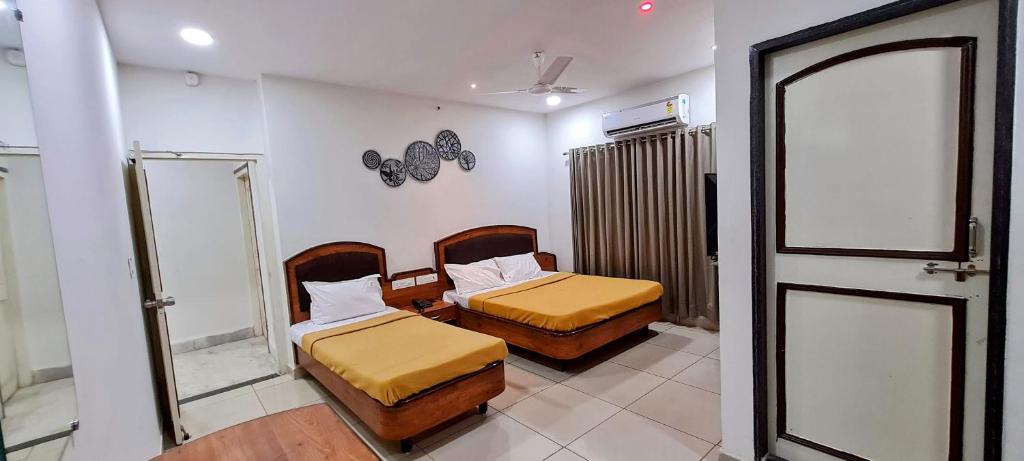 HOTEL TIRTH photo 1