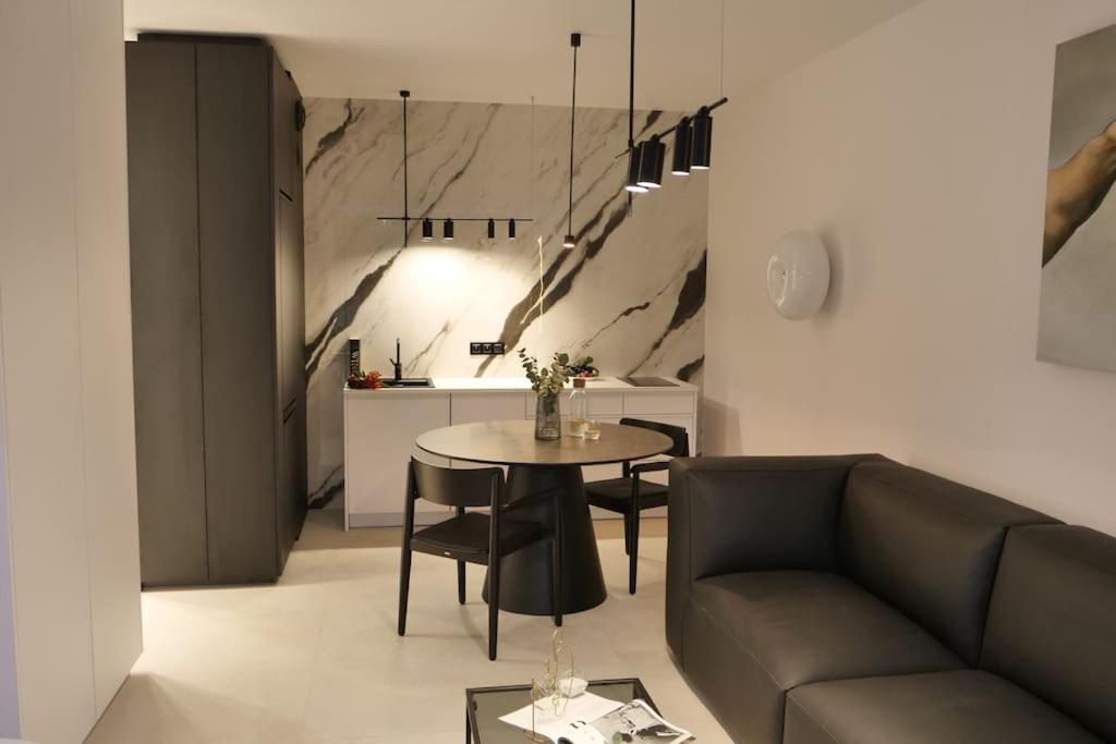 Modern Sanctuary Cysterska photo 2