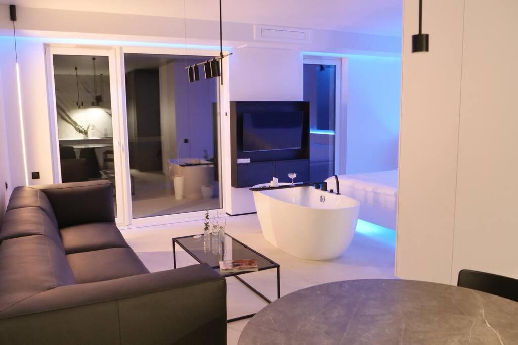 Modern Sanctuary Cysterska photo 3