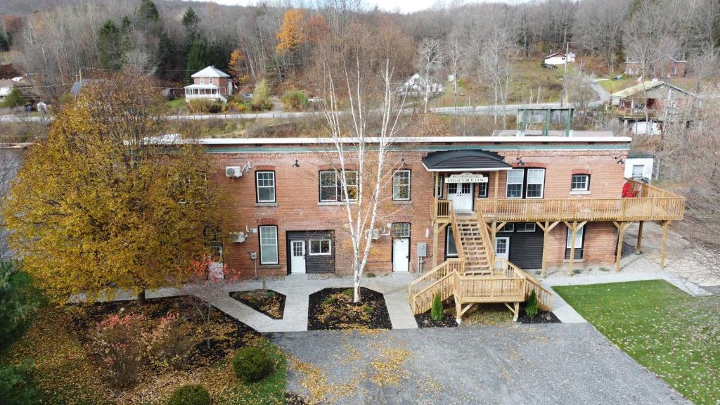 Charming of Burk's Fall - Old Mills House Apt 1 photo 1