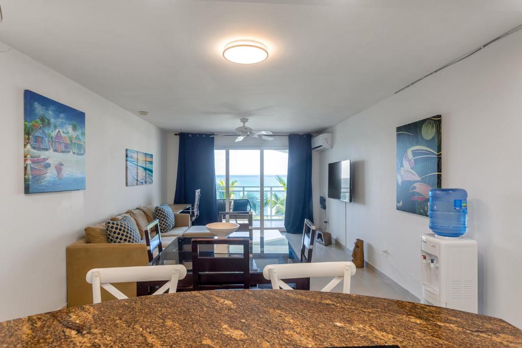 Luxe Tropical Getaway in Spacious Maho Beach Condo photo 3