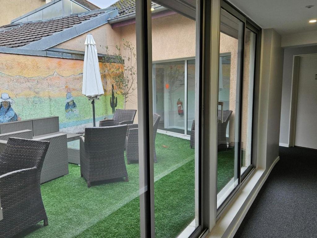 Hotel Le Bourgogne photo 3