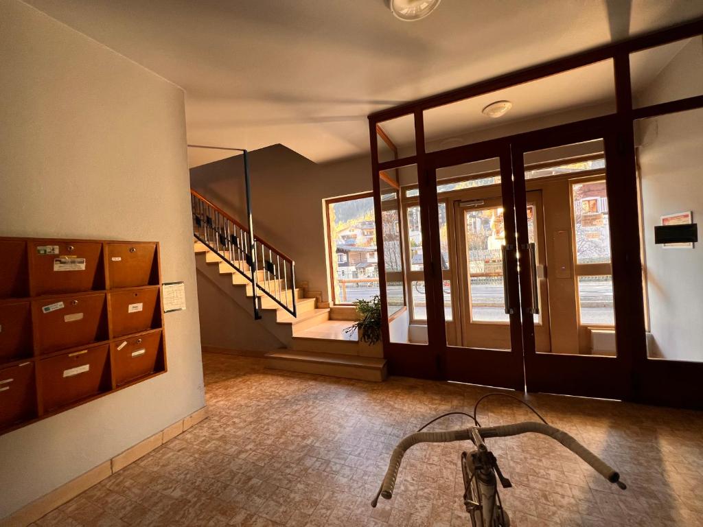 Chamonix City Center Luxury Studio Apartment - Tap to explore photos
