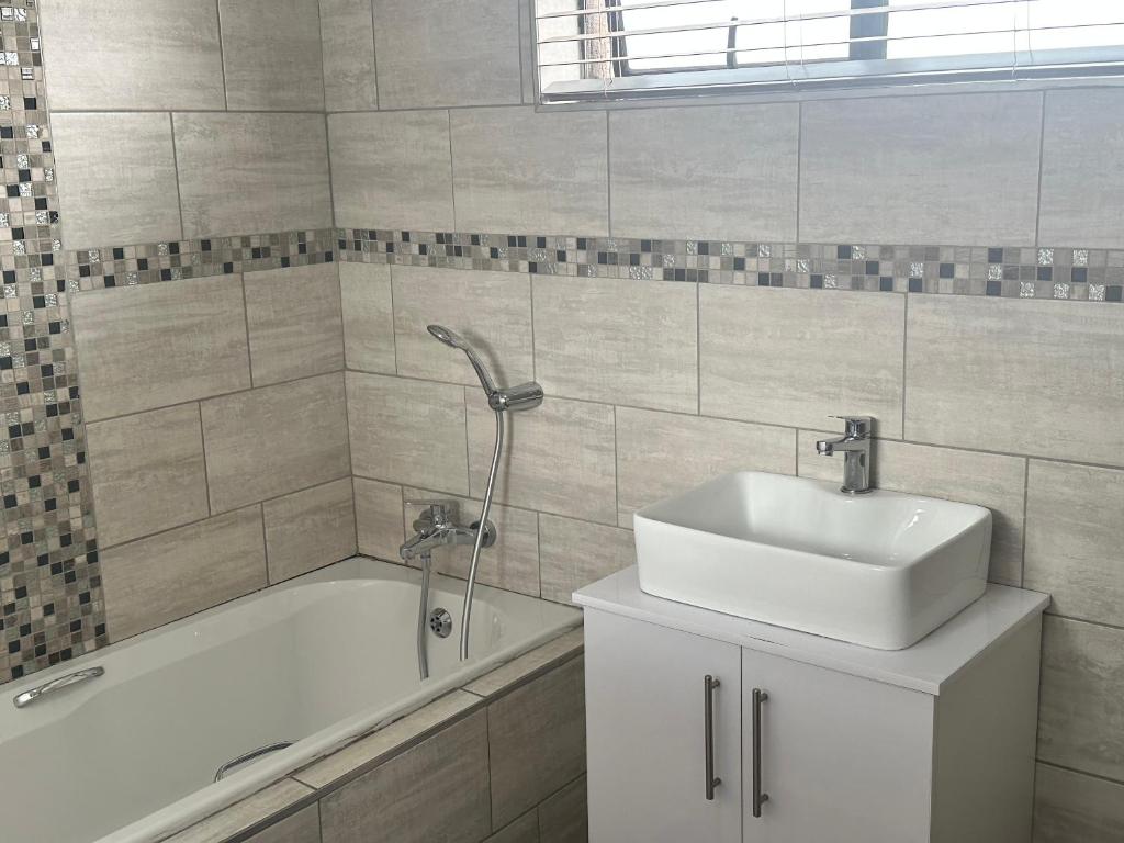 Nyeza House photo 2