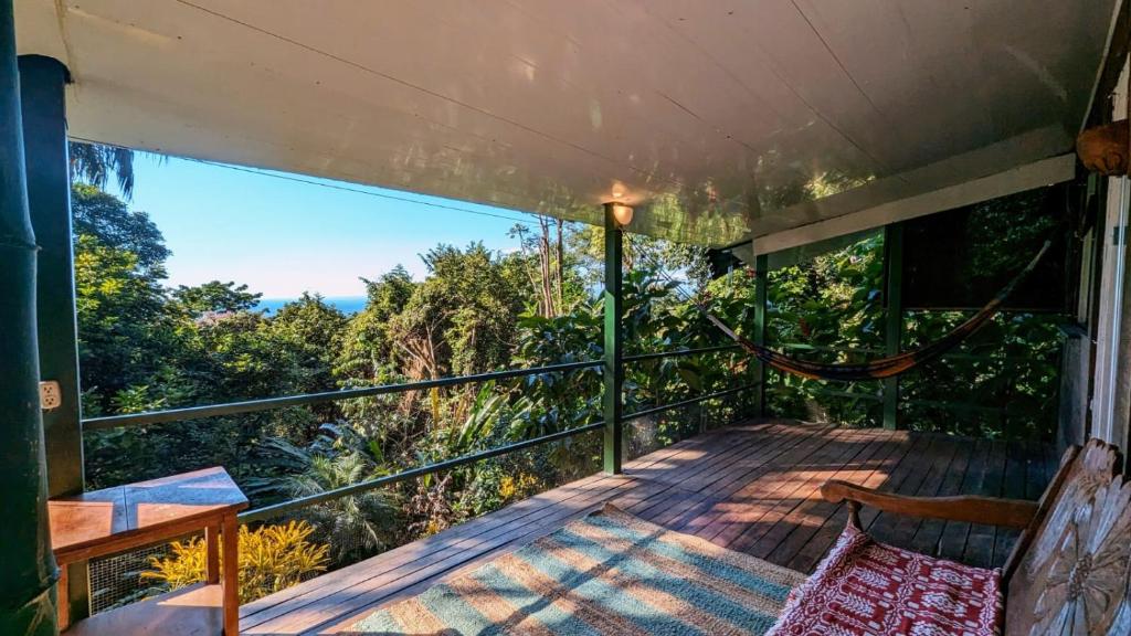 Iwazaru Panoramic ocean view bed and breakfast photo 3