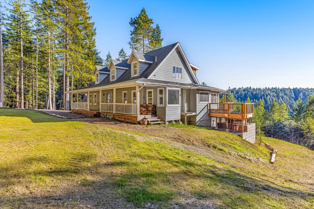 Mendocino Redwood Retreat - Vista Home photo 1
