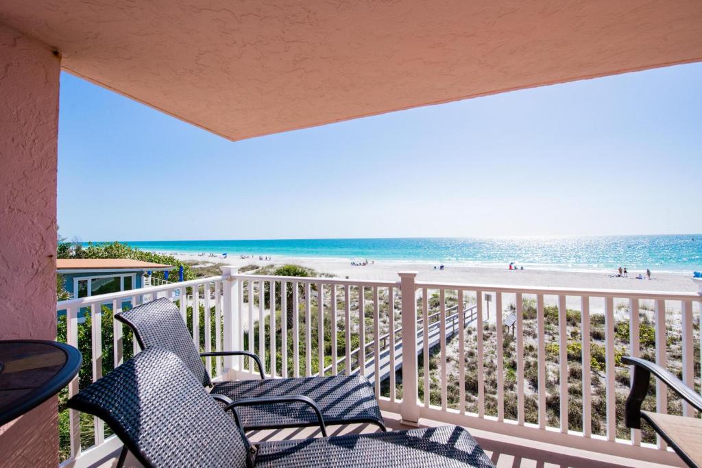 Anna Maria Island Club 20 image