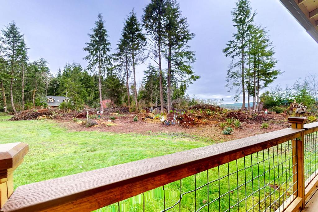 Hemlock Hideaway photo 2