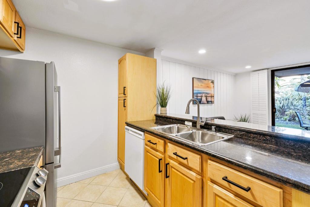 Brooks Beach Vacations Cottage G5 Oceanside photo 4