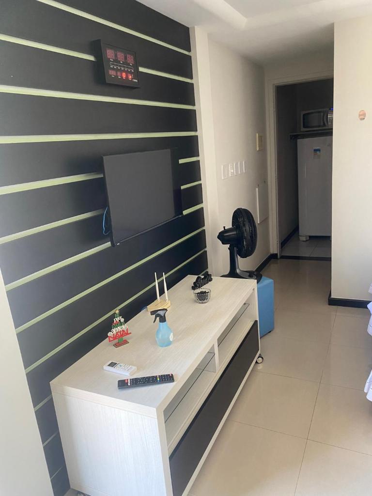 Flat Aju - Um jeitinho especial de se hospedar em Aracaju. Uma verdadeira suíte master todo mobiliado no capricho só para você. photo 1
