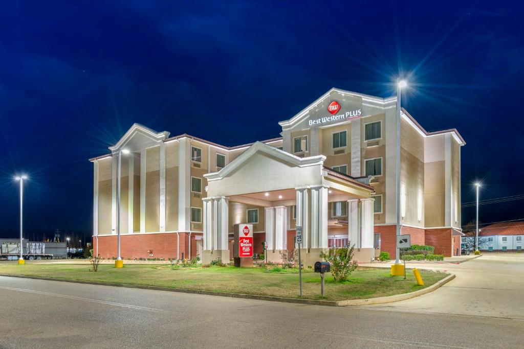 Best Western Plus Flowood Inn & Suites image