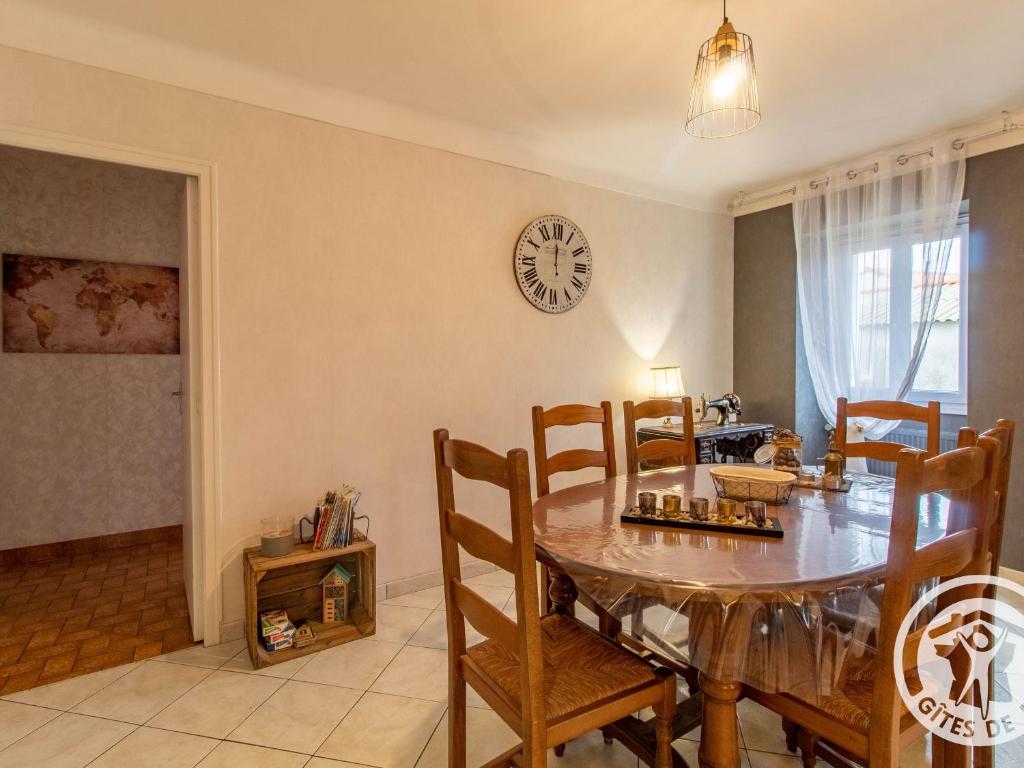 Gîte Chemillé-en-Anjou-Chemillé-Melay, 4 pièces, 6 personnes - FR-1-622-11 photo 3
