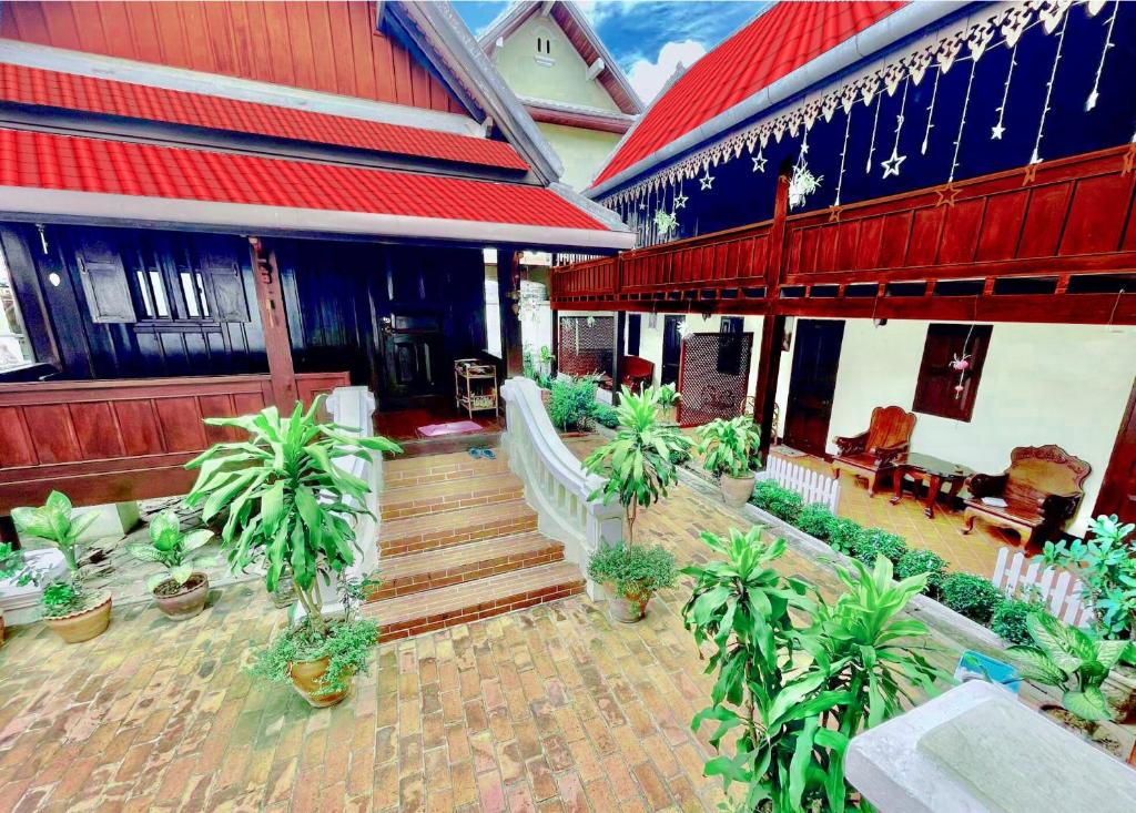 Villa Phathana Royal View Hotel