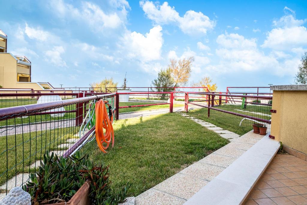 SE031 - Senigallia, bilocale fronte mare al residence Piramidi photo 2