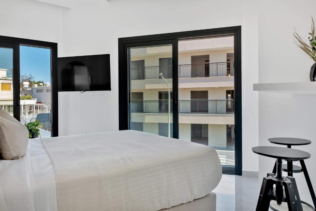 Phaedrus Living Alkminis Seaside Suites Playa photo 2