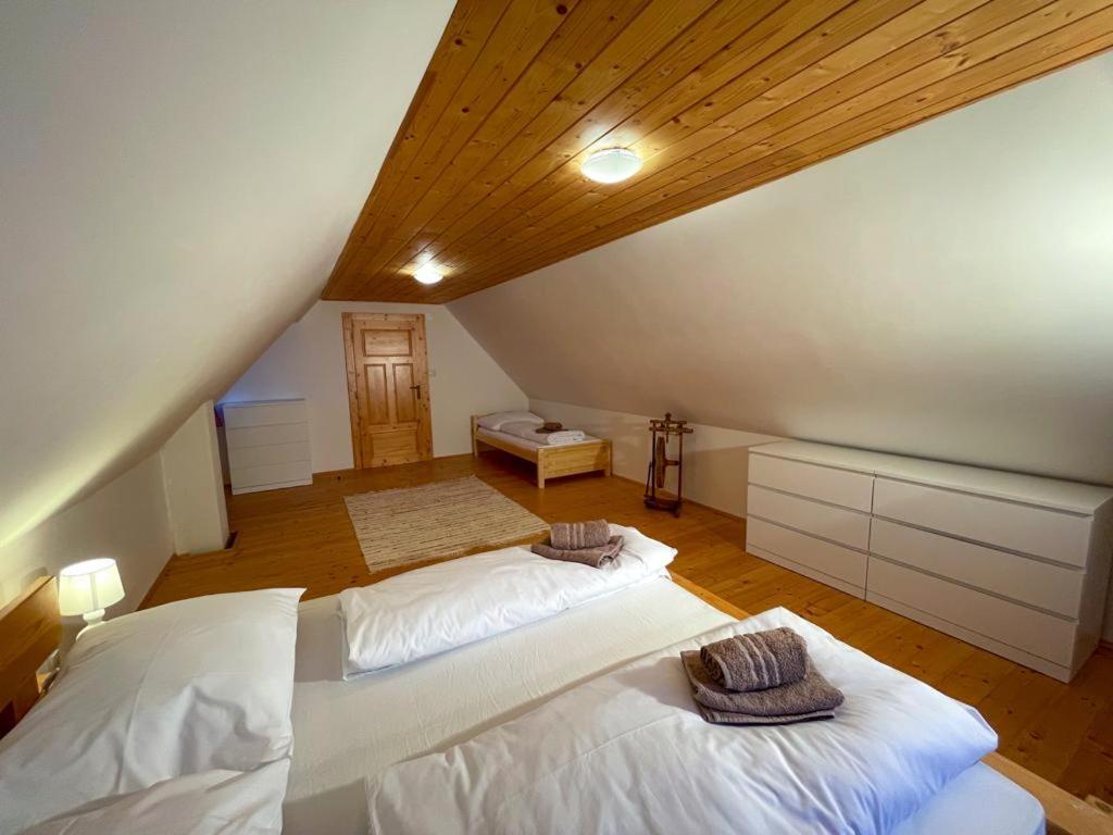 Traditional Deer Cabin with Barrel Sauna photo 1