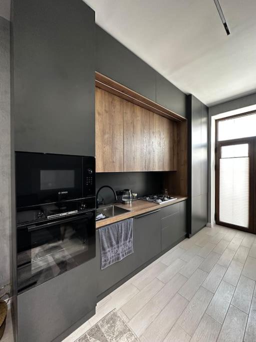 Cialkovsky new and modern Apt ! photo 1