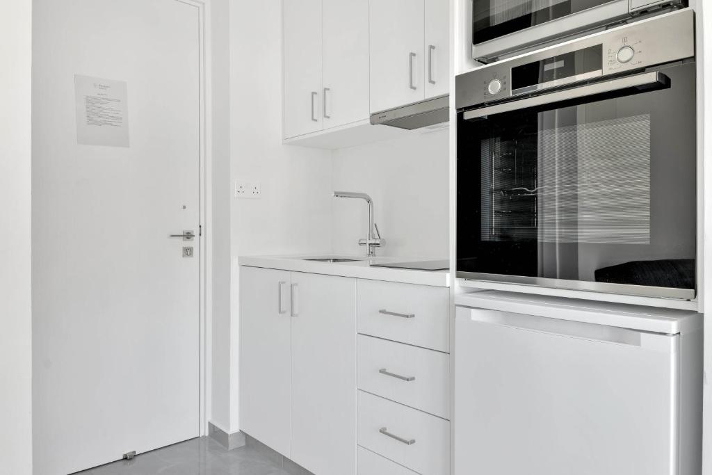 Phaedrus Living Alkminis Seaview Suites Mare photo 1