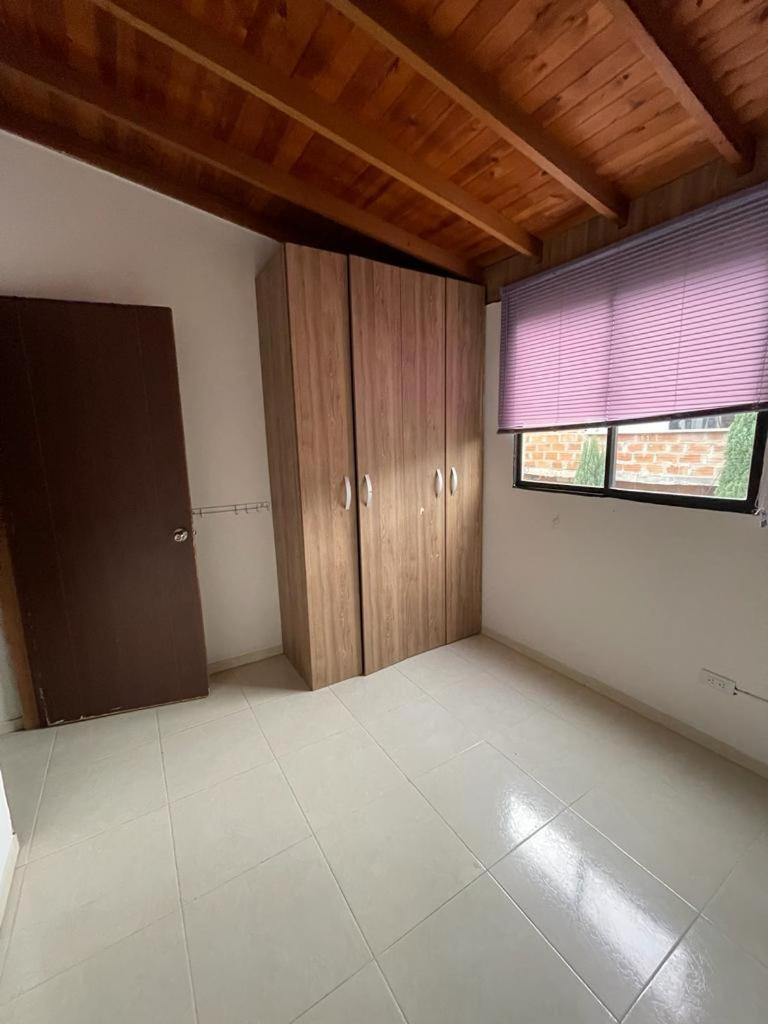 Cómodo y familiar apartamento en Niquia photo 1