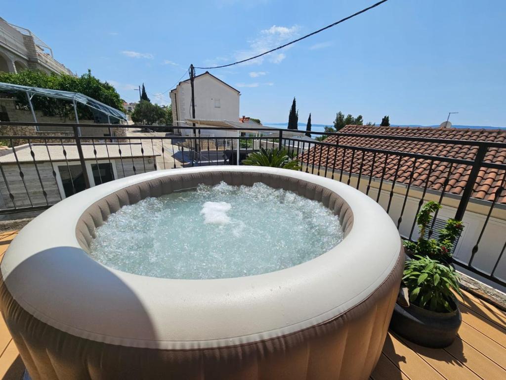 Paradiso Apartment with Private Jacuzzi and Terrace photo 2