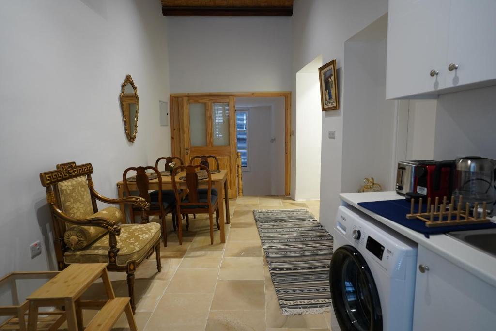 Two Bedroom Apartment w/ Balcony photo 4