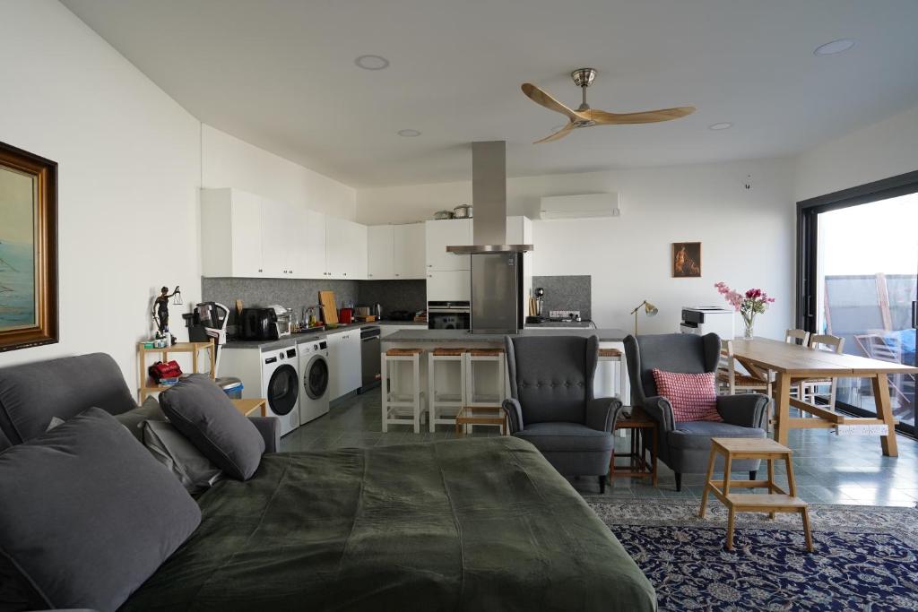 Extra Large Studio with Courtyard photo 1