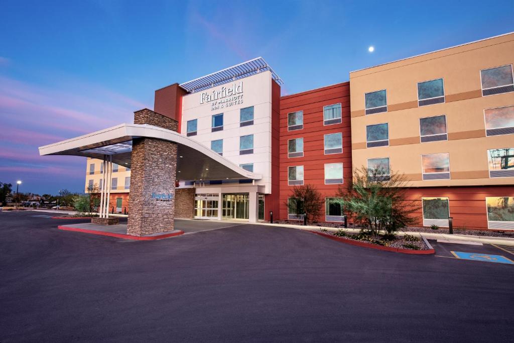 Fairfield Inn & Suites by Marriott Phoenix West/Tolleson image