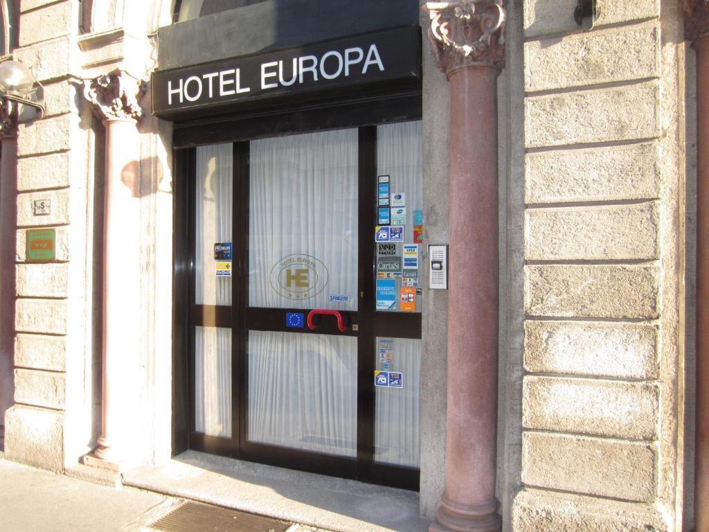 Hotel Europa - Tap to explore photos