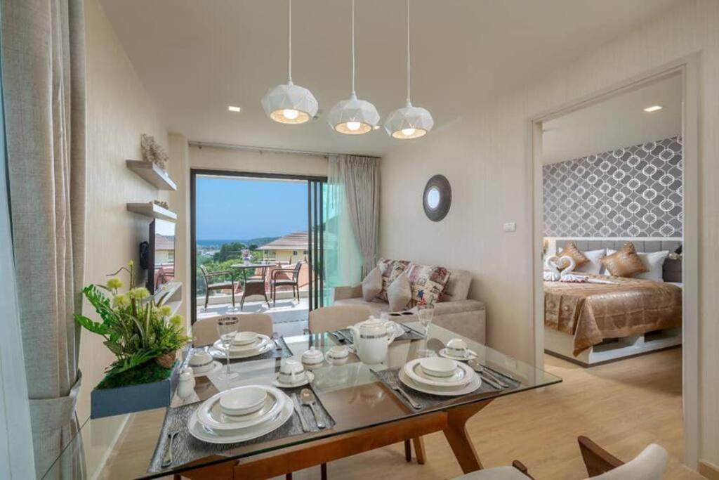 Beautiful Seaview 2BR Penthouse with Private Rooftop Pool photo 3