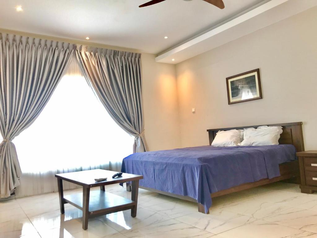 Luxury 4 bedrooms Townhouse photo 3