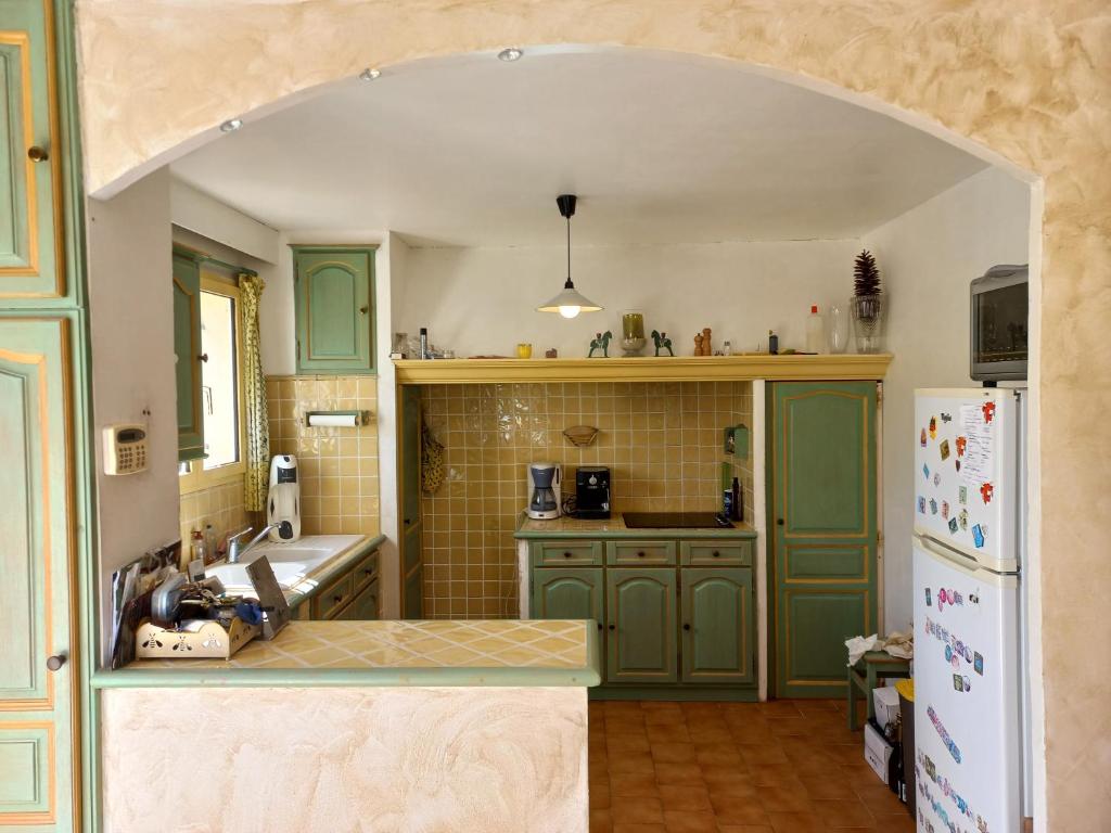 Maison provençale avec piscine et climatisation photo 3