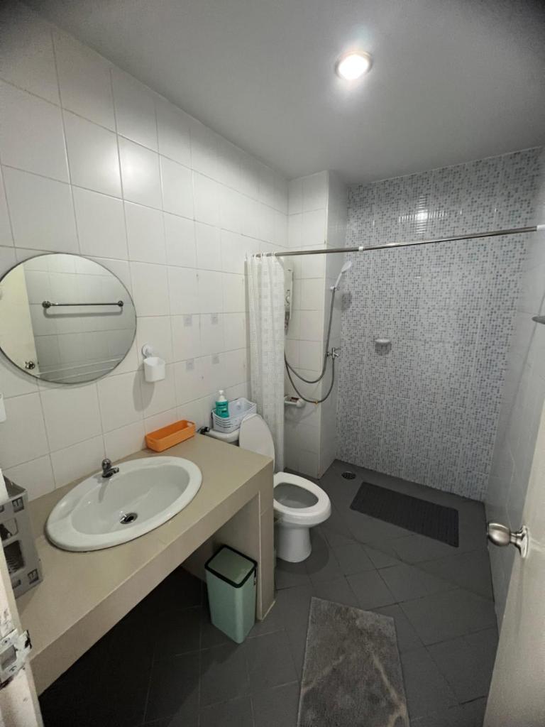 Petunya Phuket Guest House photo 1