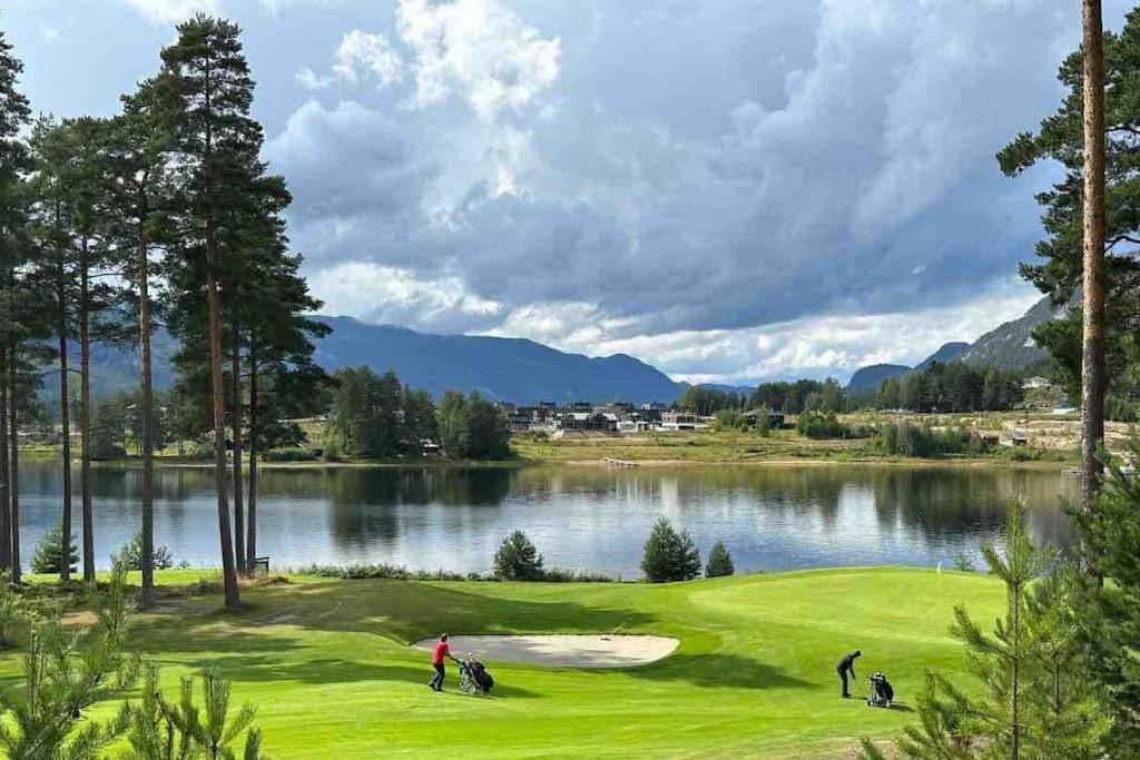 Lakefront Villa, exclusive leisure property near Vrådal Golf, Straand Summerland & Panorama Ski center photo 2
