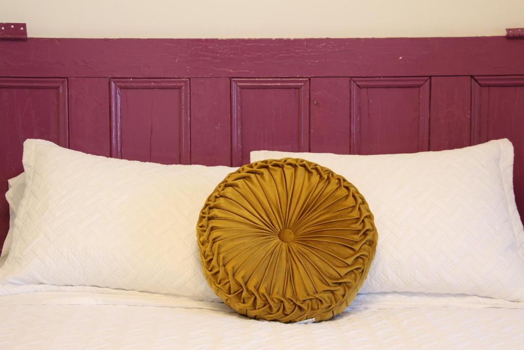 4 Guest Suite with Waterfront Views at Fancie's PEC