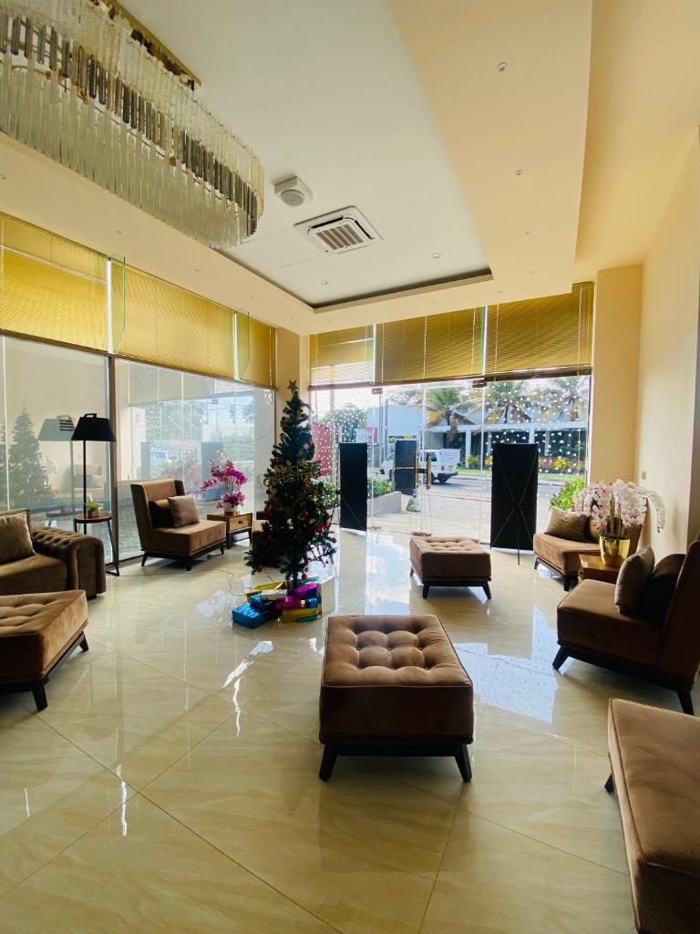 Ocean Breeze Hotel Residencies Luxury Studio Apartment - Negombo photo 3