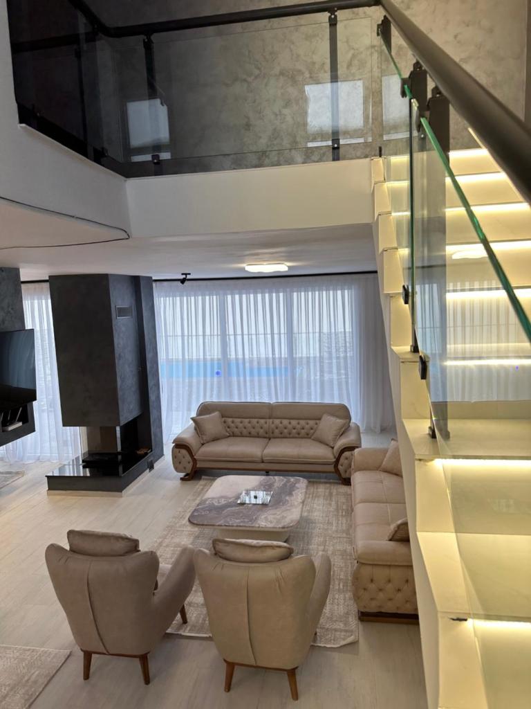 Luxury Villa’s