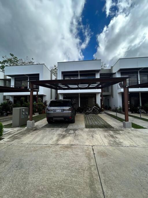 Villa Inoa en Playa Jaco